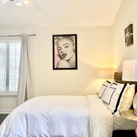 Hollywood Hills Homestay ลอสแอนเจลิส ภายนอก รูปภาพ