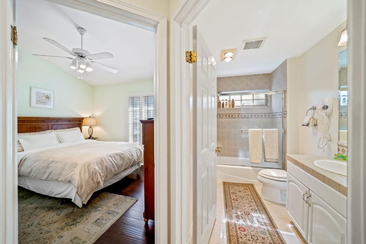 Hollywood Hills Homestay ลอสแอนเจลิส ภายนอก รูปภาพ