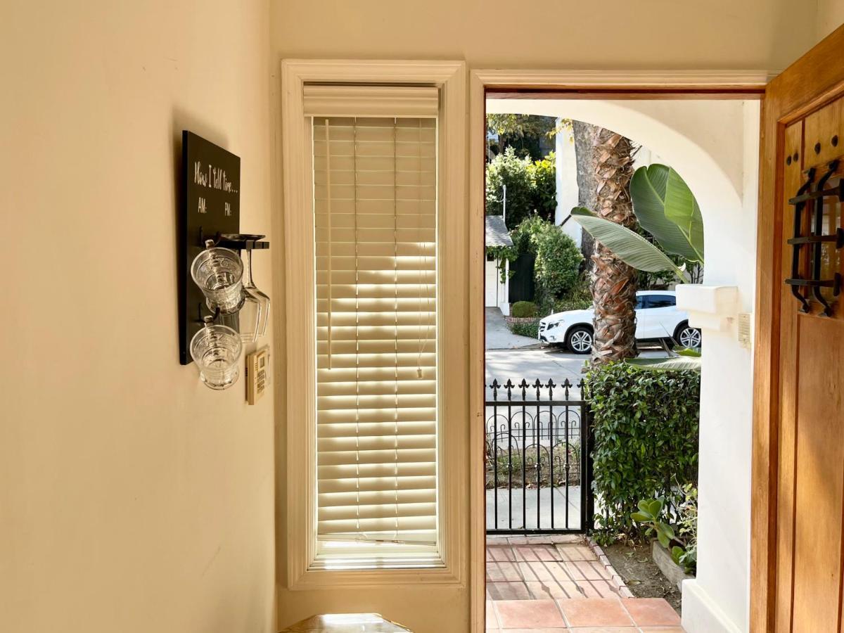Hollywood Hills Homestay ลอสแอนเจลิส ภายนอก รูปภาพ
