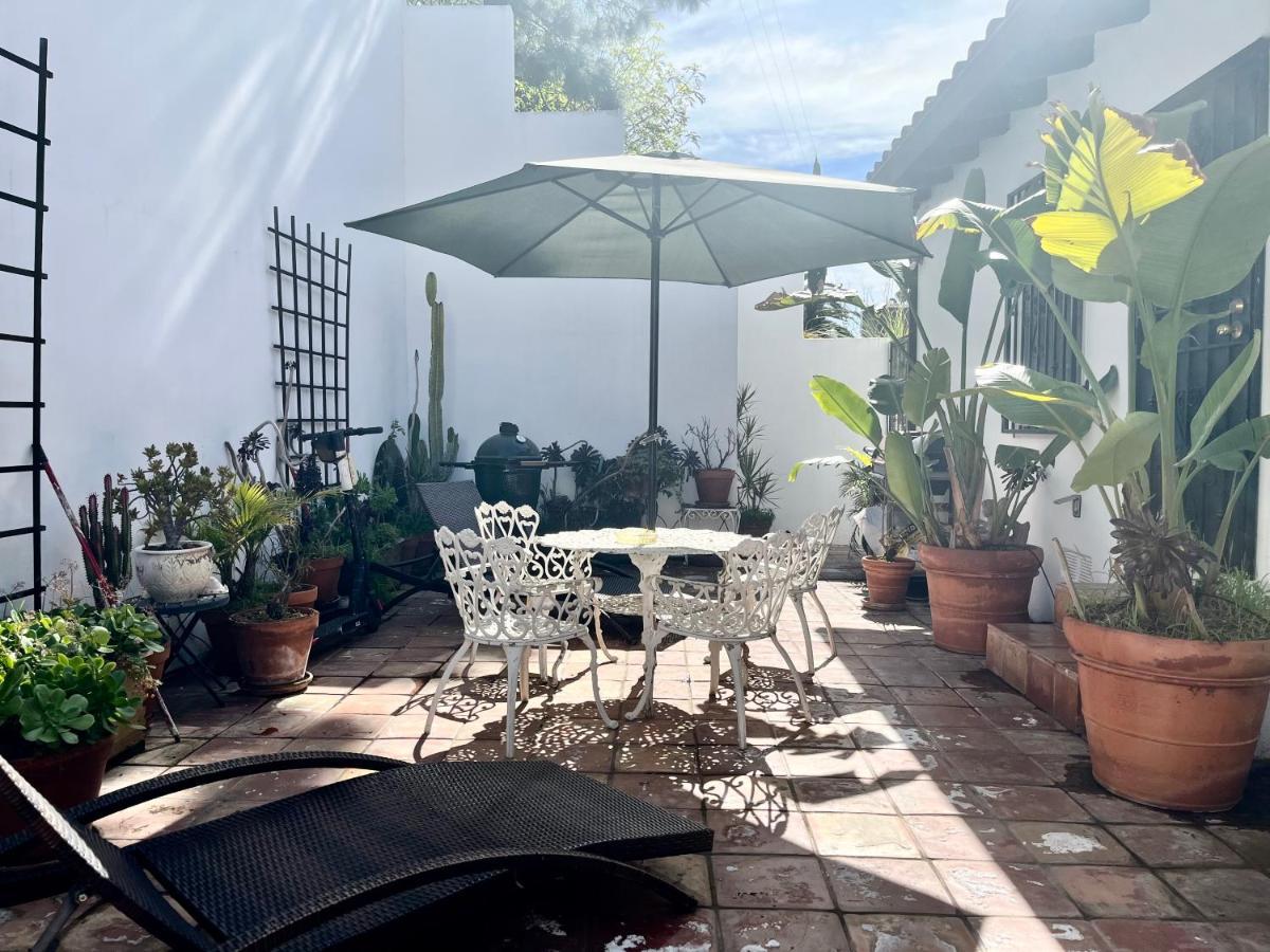 Hollywood Hills Homestay ลอสแอนเจลิส ภายนอก รูปภาพ